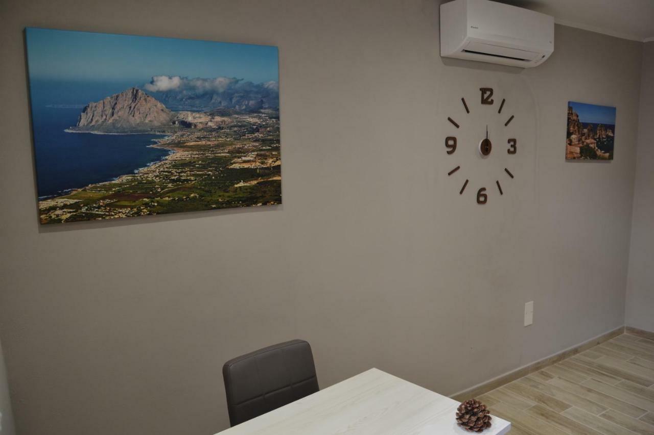B&B Stella Maris Trapani Centro ภายนอก รูปภาพ
