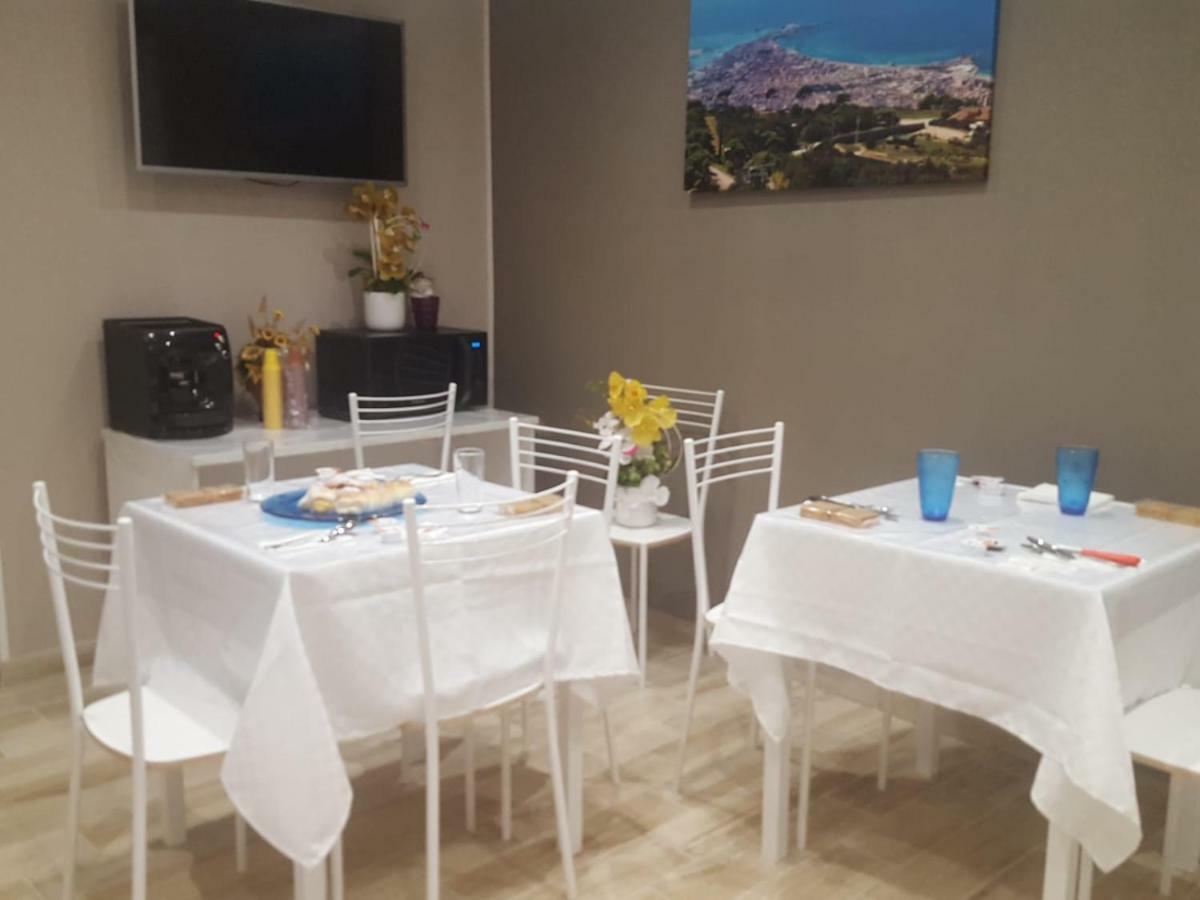 B&B Stella Maris Trapani Centro ภายนอก รูปภาพ